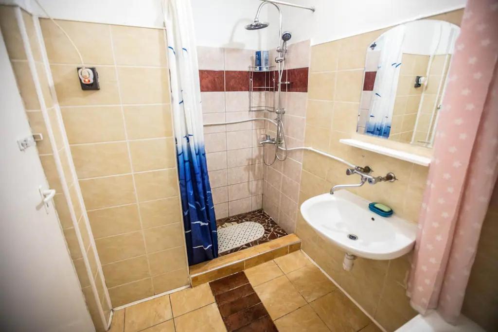 Keleti Apartment City Center Big Flat Bedroom Private Use Budapest Esterno foto