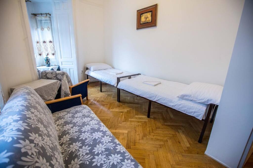 Keleti Apartment City Center Big Flat Bedroom Private Use Budapest Esterno foto