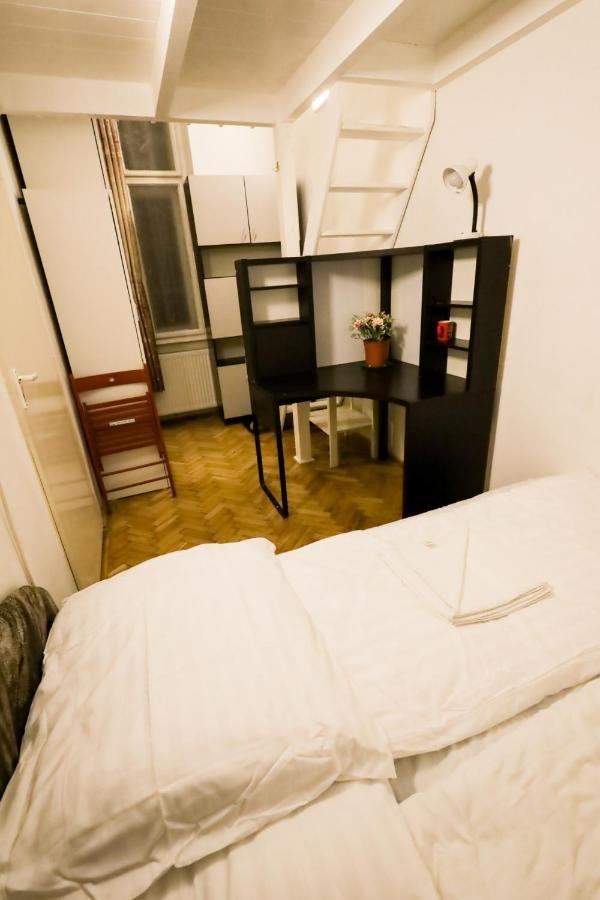 Keleti Apartment City Center Big Flat Bedroom Private Use Budapest Esterno foto